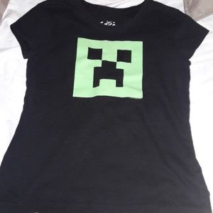 A minecraft creeper shirt